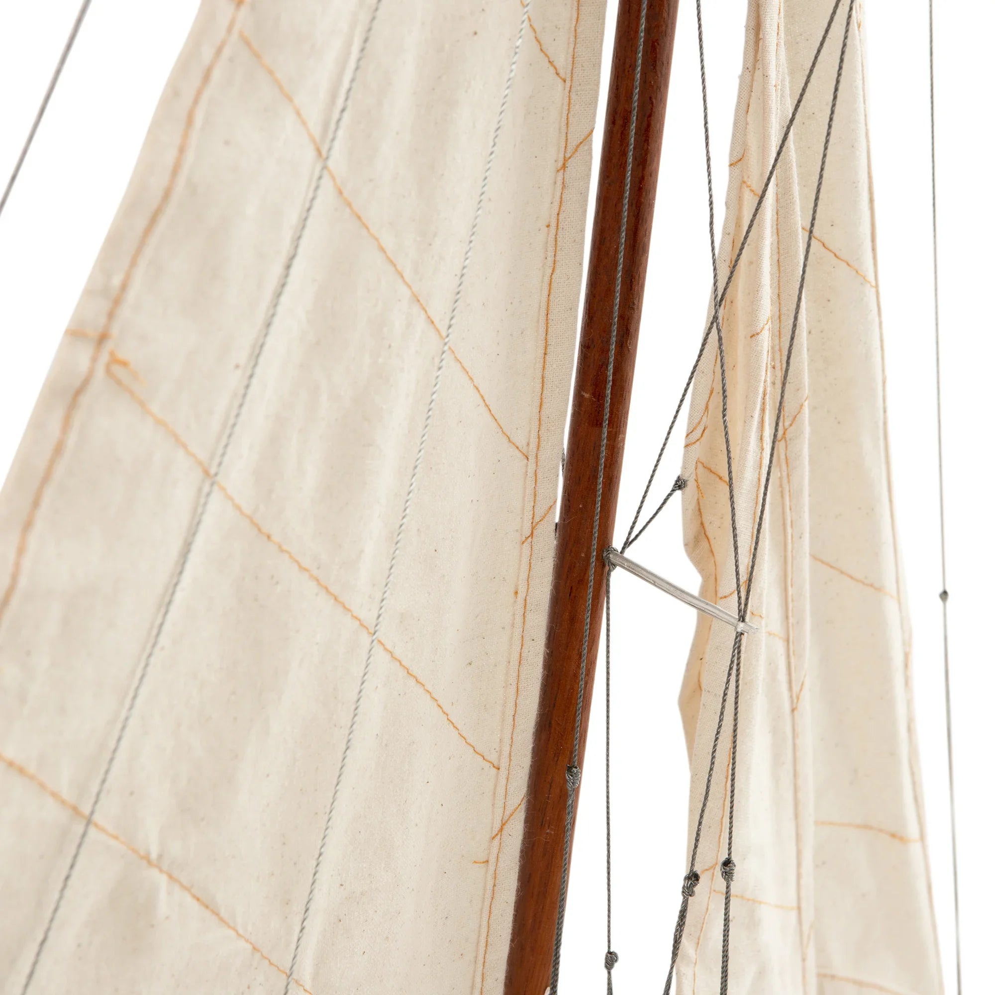 Jacht Endeavour LVI - widok 4